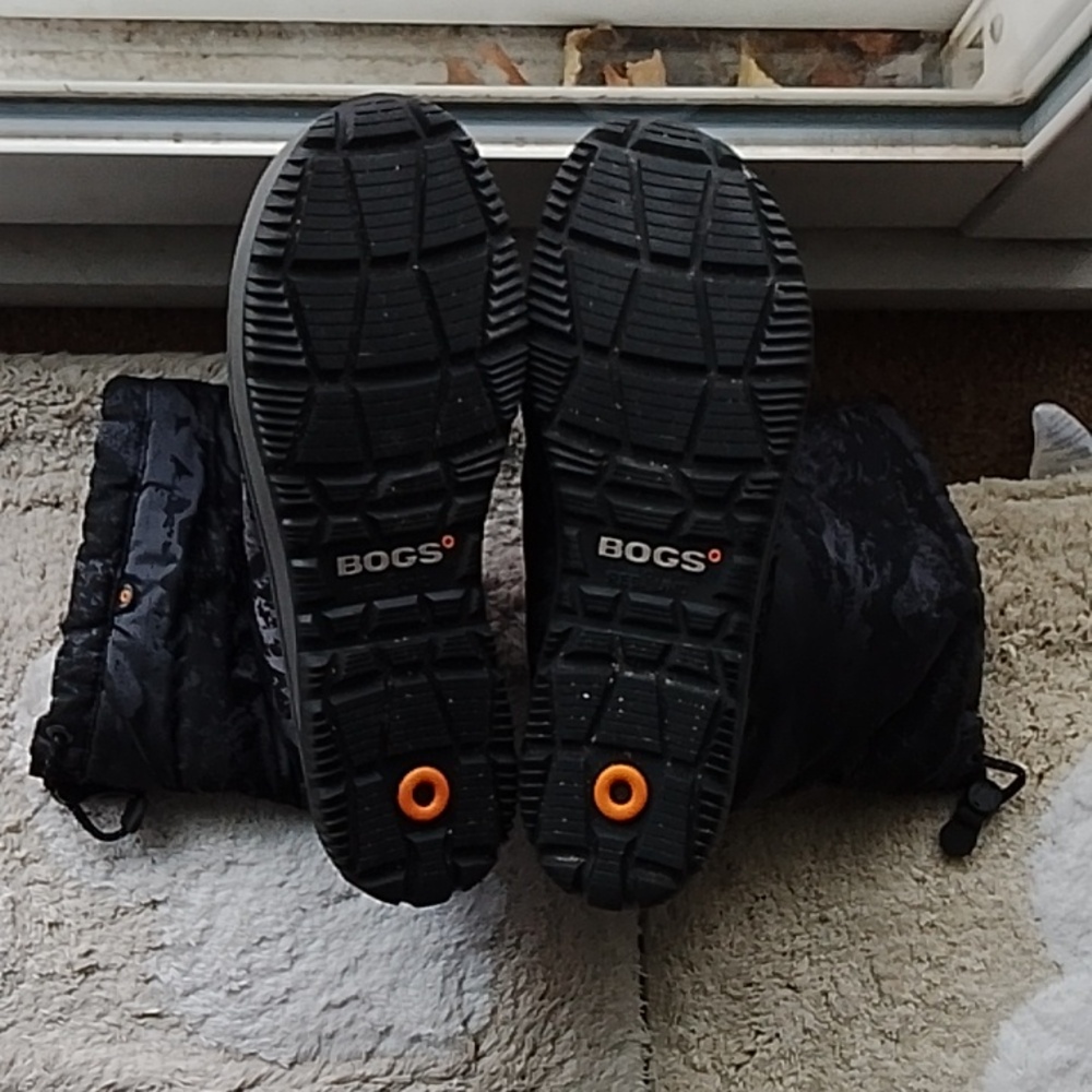 Bogs Black Camouflage 9 Women's Winter Boots NWOT - Picture 6 of 15